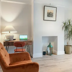Close To City Centre Stylish 3 Bedroom House Holiday home Belfast